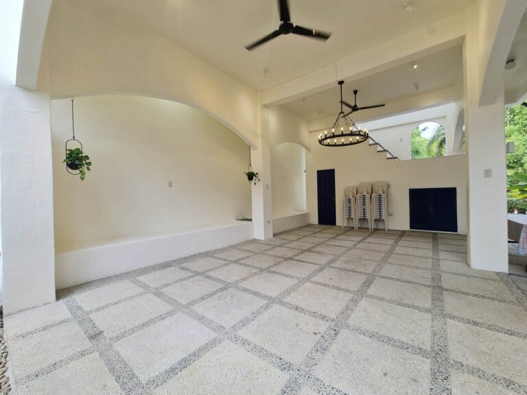 The Casita Mini-Hall